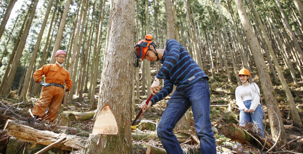 「木こりの暮らしに触れる」温泉リゾートで滞在 ワーケーションプラン